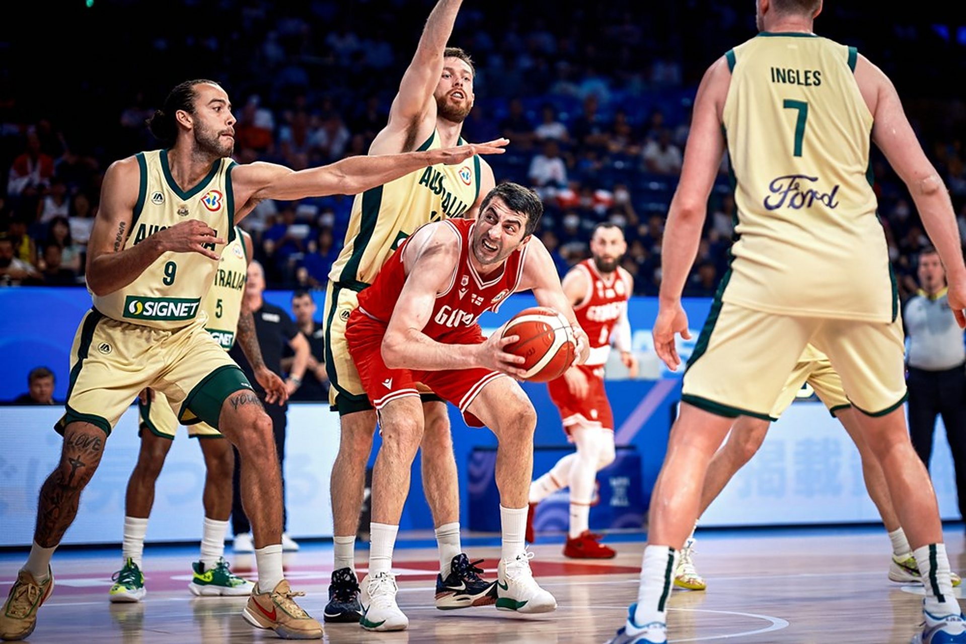 加拿大男篮轻取法国男篮,拉文统治全场 加拿大男篮轻取法国男篮,拉文统治全场