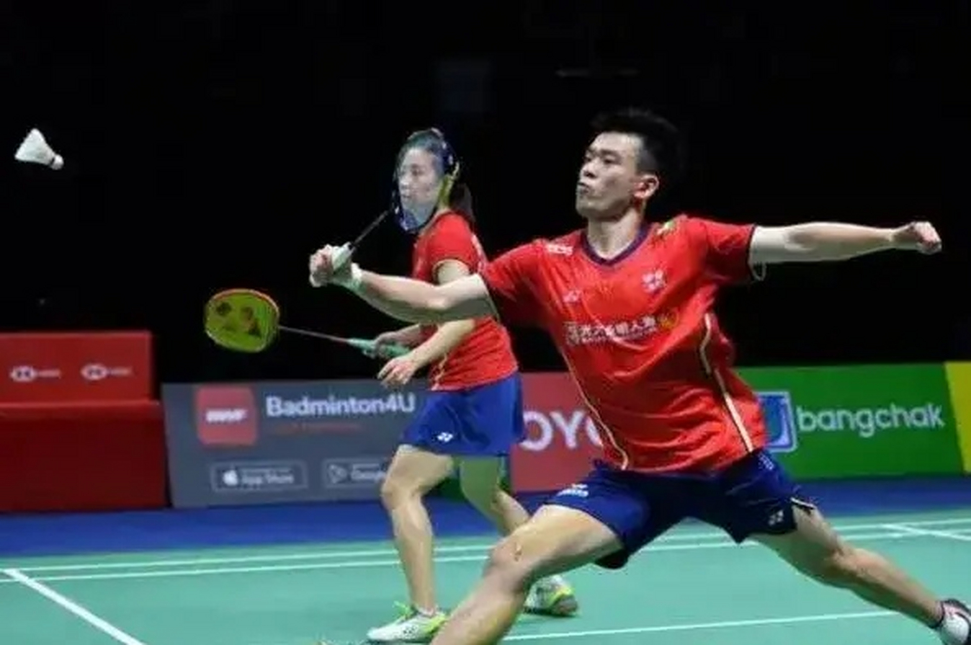 丹麦队鏖战法国队，郑思维扛起全队