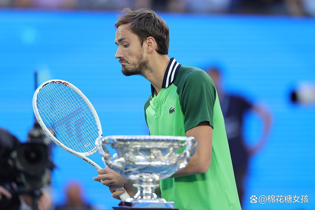 爱游戏入口-温网力克年终总决赛，梅德韦杰夫关键制胜