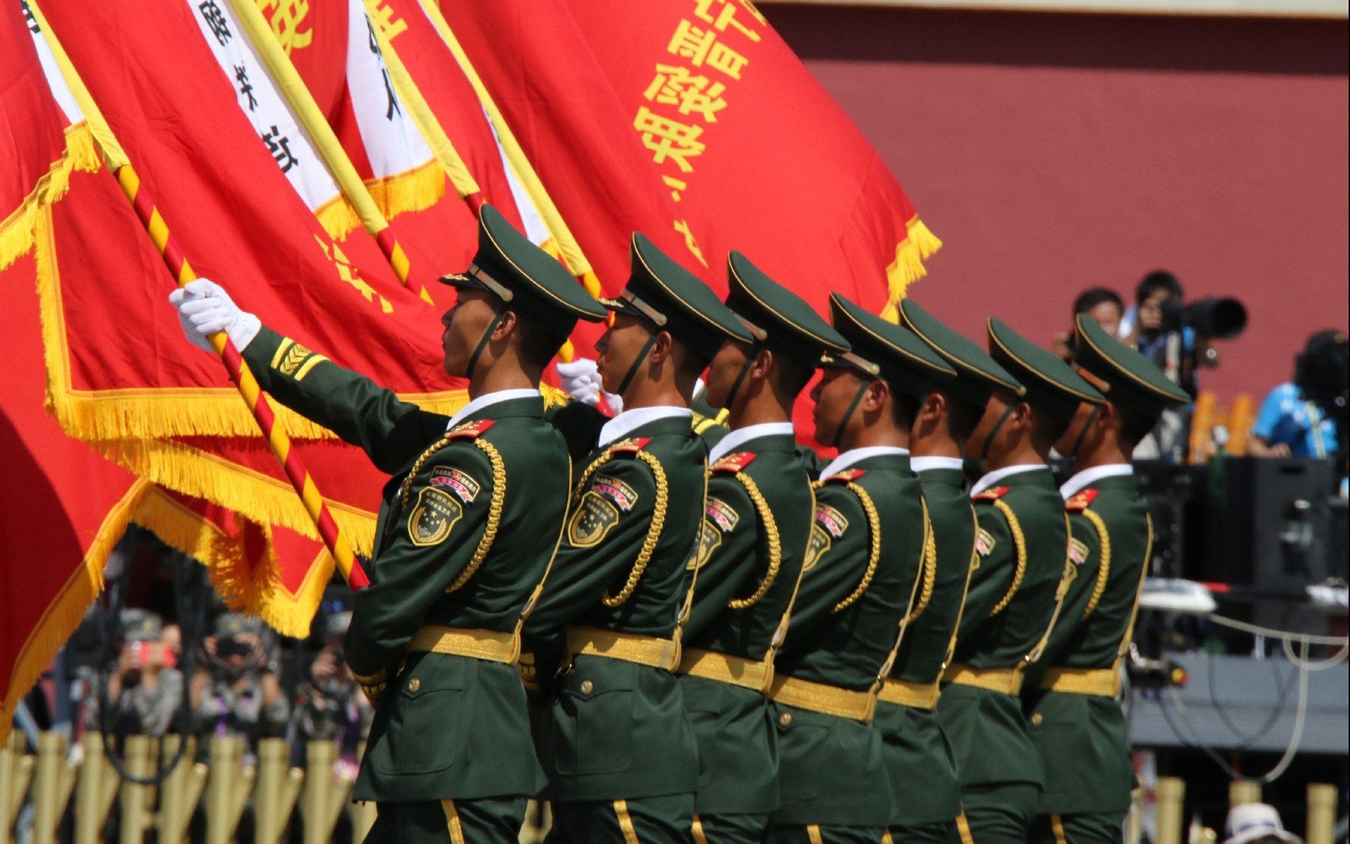 爱游戏娱乐-绿茵双重奏，国家德比激情引爆西班牙，多特蒙德跨洲淘汰摩洛哥黑马