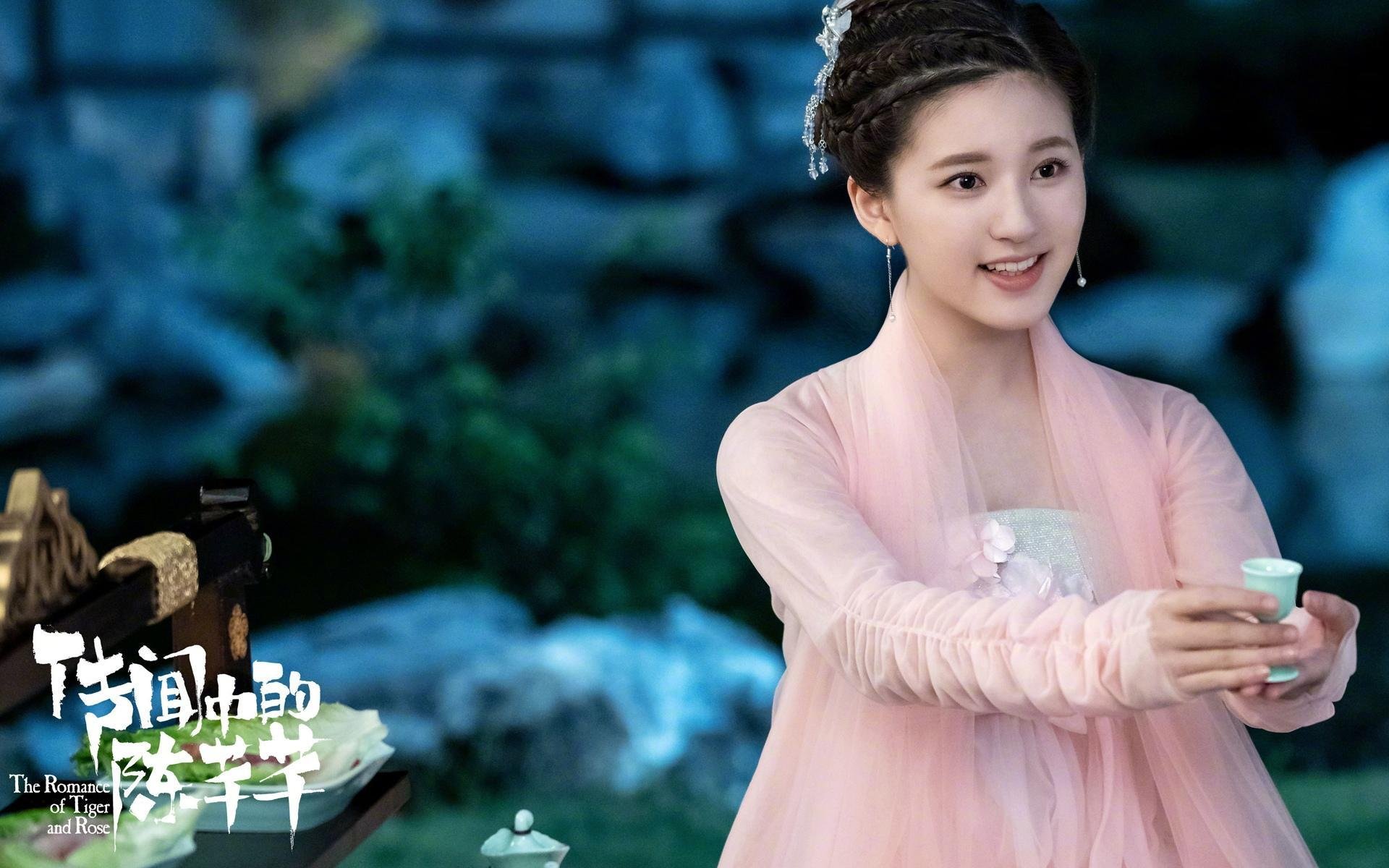 八年前的团队压制，今天的巨星接管，一条时间线上的两个答案