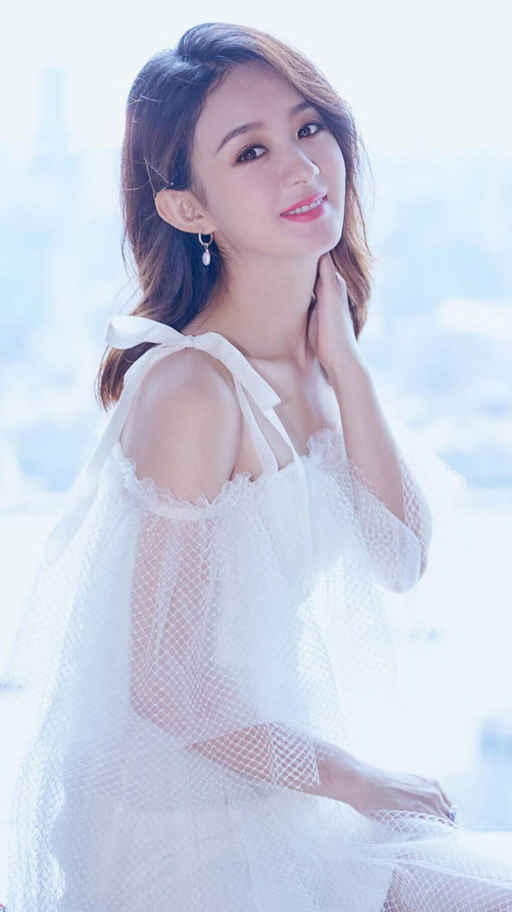 跨时空的表演赛,当上海队遇上火箭,哈利伯顿在未来之战末节书写新篇