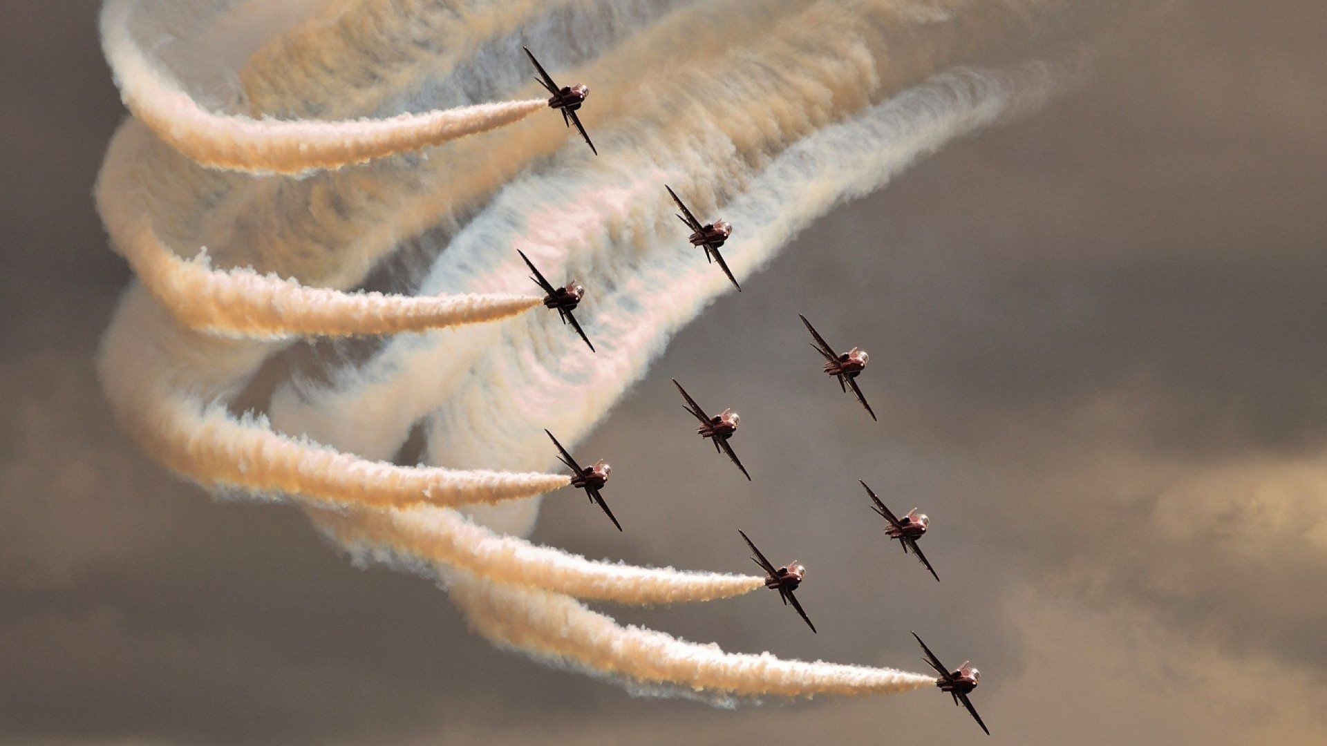 欧洲足球的隐秘棋局,当德布劳内撕裂黑夜,希腊在生死战中解剖贝蒂斯