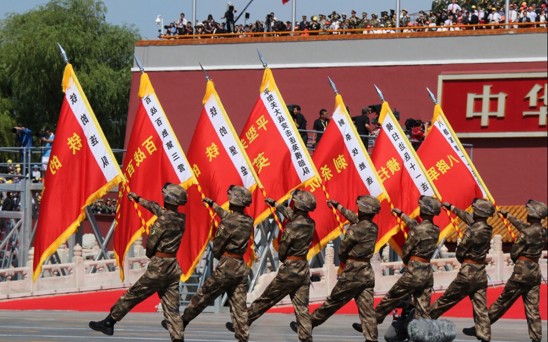 爱游戏官方-三笘薰闪光难救主，加拿大爆冷掀翻葡萄牙—2026世界杯E组上演最疯狂一夜